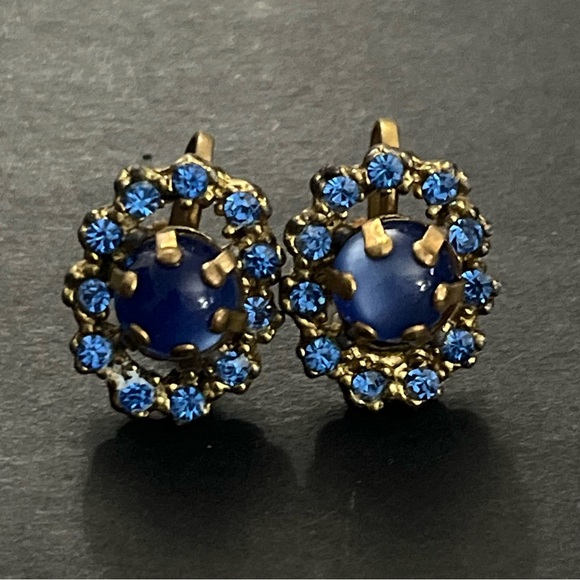 🔥🔥Gorgeous Vintage Blue Rhinestone Screw Back Earrings🔥🔥 - Picture 1 of 5